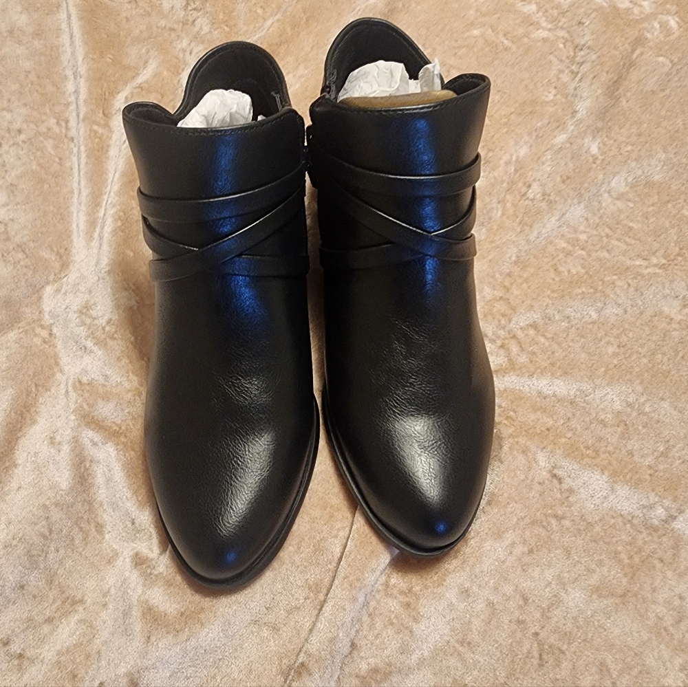 LifeStride Amara Western Booties Black Faux Leather from Macy’s C007 - Picture 3 of 10